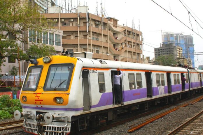 Mumbai Local Train Travel from Aug 15: E-pass Facility Launched for Fully Vaccinated Citizens