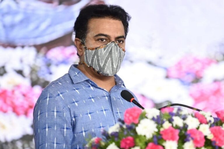 On National Handloom Day, KTR Says Telangana Govt Working for Growth of the Sector