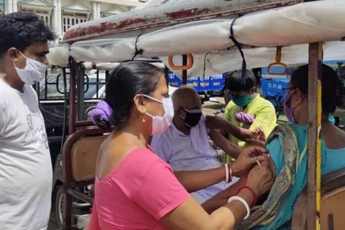 Coronavirus News LIVE Updates: Weekly Covid Cases Witness Decline by 4%; Delta Variant Detected in 80% Samples Sent for Genome Sequencing by Delhi Govt