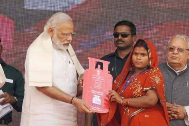 Ujjwala 2.0: A Look at Scheme, Eligibility & Benefits as PM Modi to Add 1 Crore New Beneficiaries Today