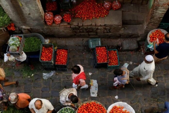 Weekly Markets in Delhi Prepare to Reopen Amid Confusion Over DDMA Guidelines