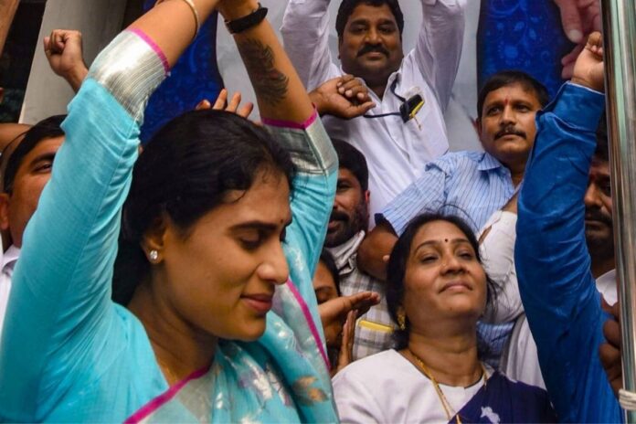 YSRTP Chief Sharmila Slams KCR on Lack of Employment