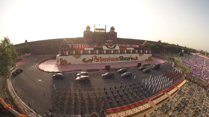 75th I-Day: In a First, IAF Choppers Shower Flower Petals After Tricolour Unfurled at Red Fort