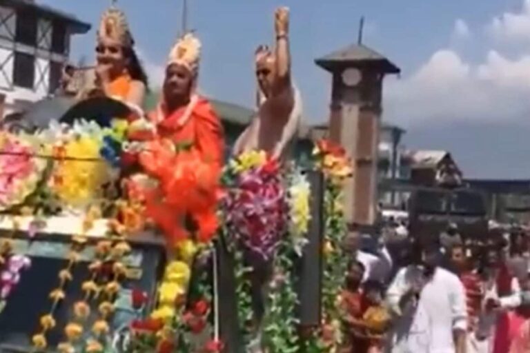 Janmashtami Celebrated in Srinagar First Time in 32 Years, Jhanki Yatra Taken Out in Lal Chowk