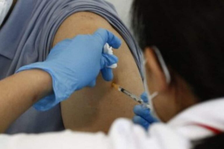 Covid-19: Indore Becomes First City to Vaccinate 100% Eligible Population With First Dose