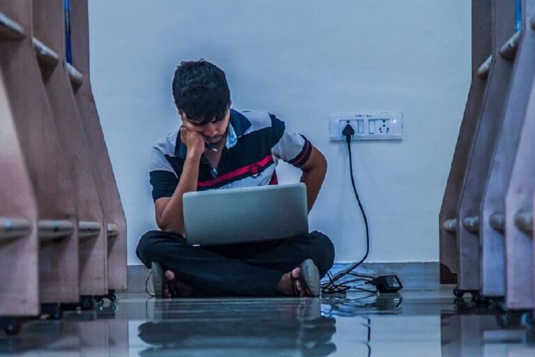 JNU Students Crowdfund to Support Online Education of Batchmates from Low Income Households, Say No Support from Varsity