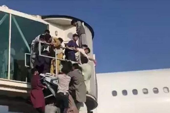 News18 Afternoon Digest: Afghans Jostle to Flee, Hope India Will Alter Stance, Says Taliban & Other Top Stories