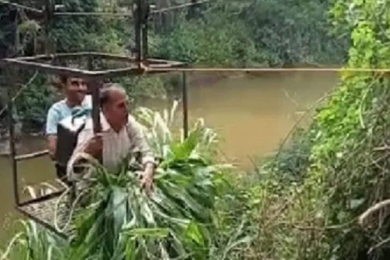 MP: Villagers Risk Their Lives, Use Makeshift Hanging Trolley to Cross Overflowing River