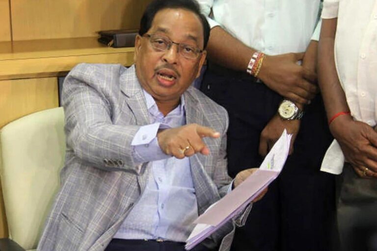 Narayan Rane Was Doing This When Police Came to Arrest Him in Ratnagiri