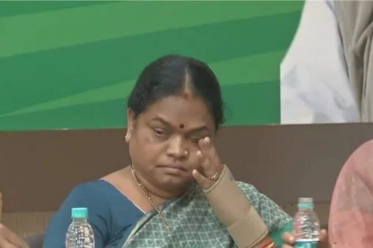 Chhattisgarh: Congress MP Breaks Down in Presser, BJP Burns Effigy of CM