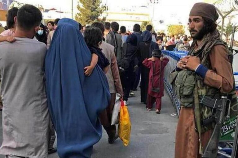 Afghan Crisis Due to US Policy Failure to Deal with ‘Duplicitous’ Pakistan, Says Top American Senator