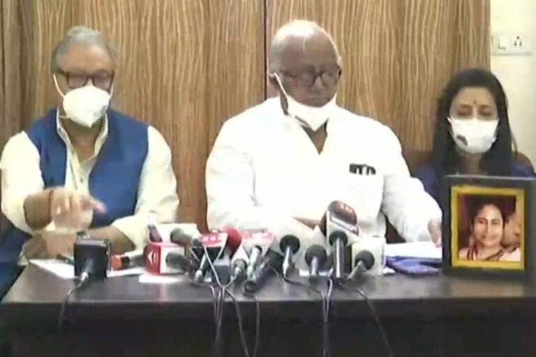 TMC MPs Meet Election Commission to Press For Early Bypolls in 7 Vacant Assembly Seats in Bengal