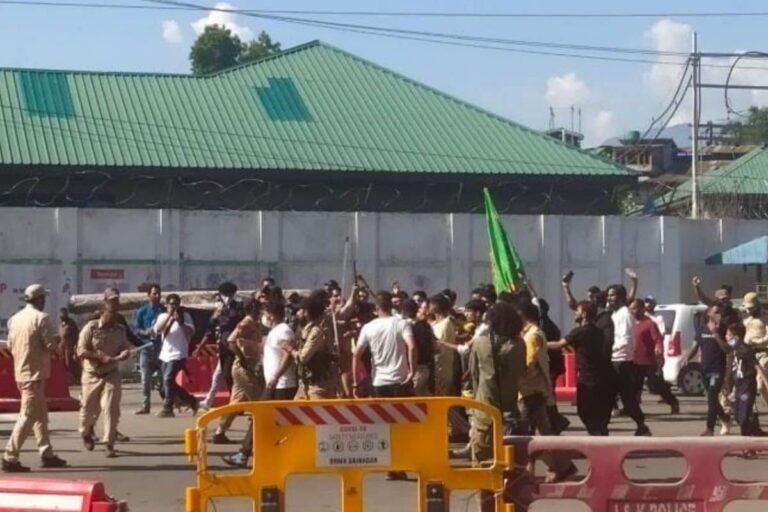 Journalists Assaulted for Covering Muharram Procession at Jehangir Chowk in Srinagar; Cops Transferred
