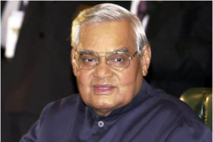 Prez, PM Pay Tributes to Vajpayee on His Death Anniversary