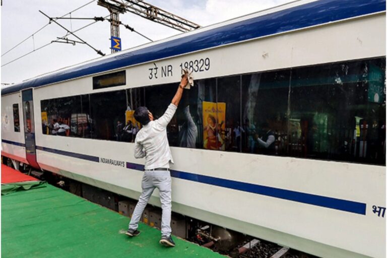 Independence Day 2021: PM Modi Announces 75 Vande Bharat Trains on Azadi Ka Amrit Mahotsav