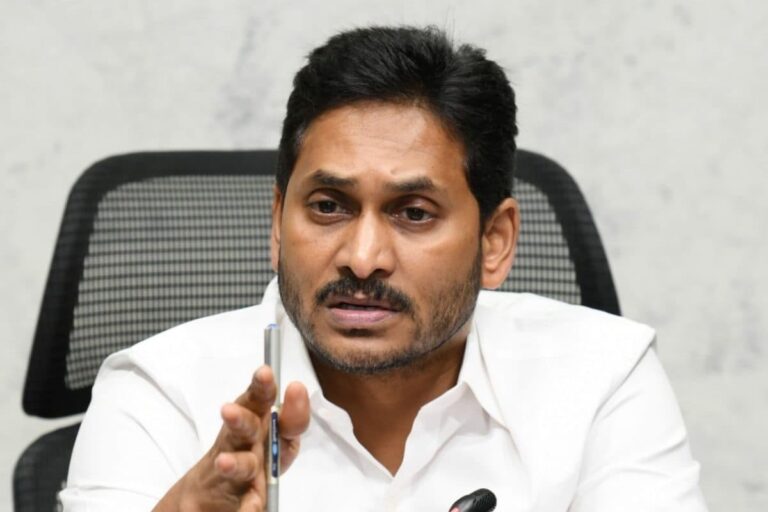 Andhra Pradesh CM Asks Officials to Focus on Revenue Sources, Eradication of Corruption