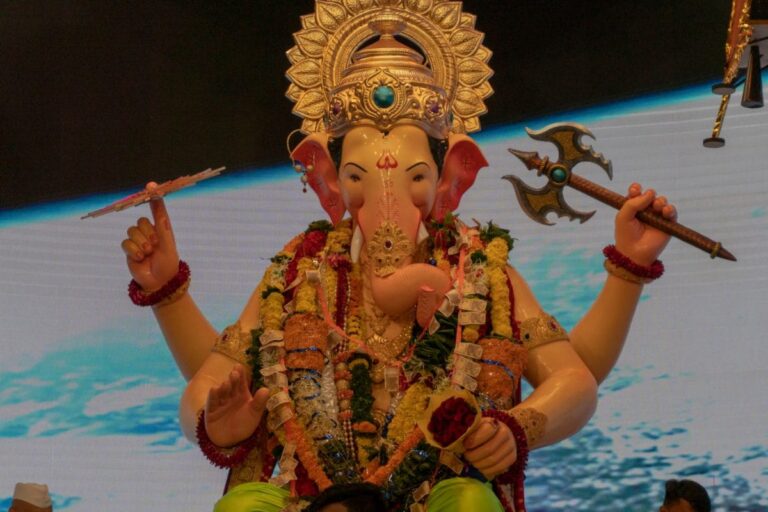 Amid Covid Curbs, Kejriwal Invites Delhi for Ganpati Festivities; Mahadevan-Wadekar Show Live at 7pm