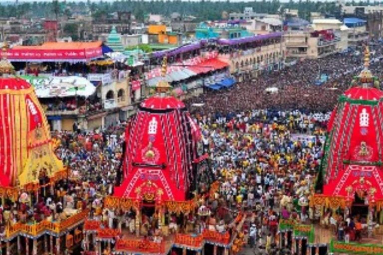 Archaeologists Armed With Metal Detectors Hunt for Lost Treasure at Puri’s Jagannath Mandir