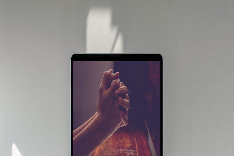 News18 Newsdaybreak | Bhagwan, Allah, Jesus, Astrology — Preceding Medicine as Ray of Hope Amid Covid; Channi to Meet Cabinet Day After Sidhu Shocker