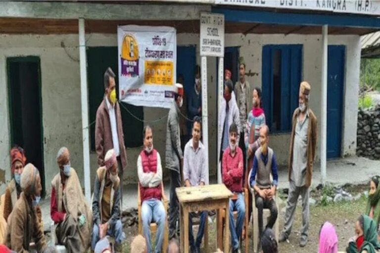 Covid-19 Vaccination Team Reaches Himachal’s Remote Village in Helicopter