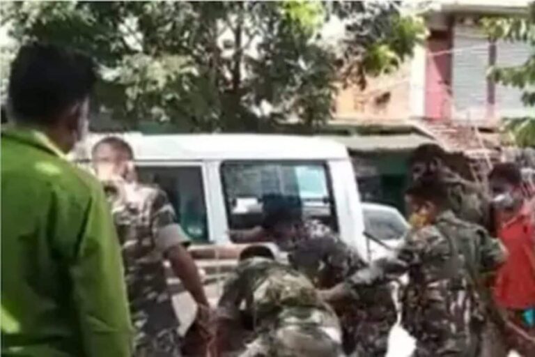In Jharkhand’s Chatra, Army Man Thrashed by Police For Not Wearing Mask
