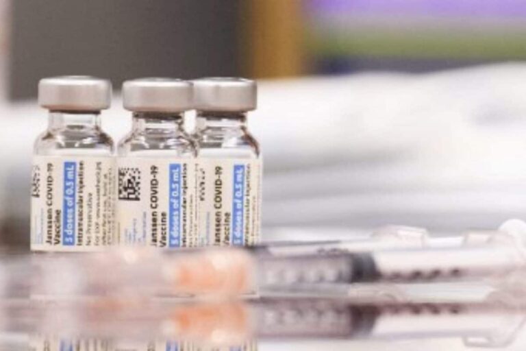 News18 Daybreak | 35 Lakh Doses of J&J’s Single-Shot Vaccine Land at Kasauli Govt Lab for Final Testing; Covid Positivity Rate in Mizoram Shoots Past Kerala