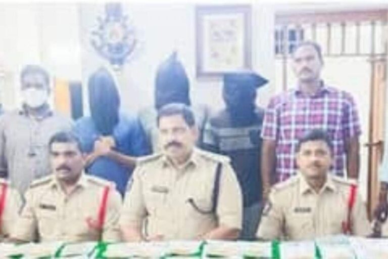 Andhra Man Robs 2.36 Cr Worth Gold From Bank, Spends it on Online Rummy