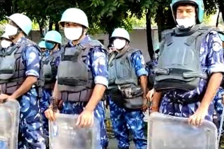 News18 Afternoon Digest: Traffic Hit as NH 9 & 24 Closed to Curtail Protesters; Indian Railways Changes Timings of 50 Trains & Other Stories