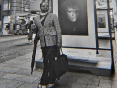 Kolkata man goes viral for donning a saree on the streets of Milan