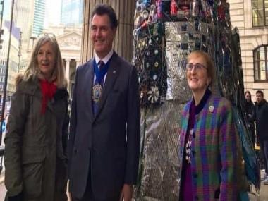 London’s Lord Mayor installs Christmas tree made entirely out of trash in city