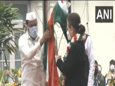 Watch: Congress flag falls from post as Sonia Gandhi tries to unfurl it on party’s 137th foundation day