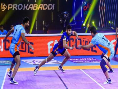 Pro Kabaddi League 2021-22: Unstoppable Naveen Kumar keeps Delhi’s unbeaten streak going, Bengaluru bounce back