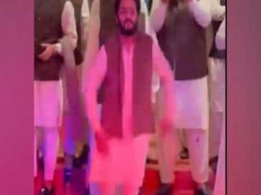 Fact-Check: Is this Pakistan MP grooving to Bollywood song Tip Tip Barsa Paani?