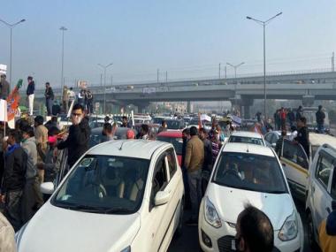 Delhi commuters face traffic snarls as BJP workers stage ‘Chakka jam’ against AAP’s new excise policy