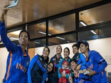 Women’s Cricket World Cup 2022: India players spend joyful time with Pakistan captain’s daughter; watch video