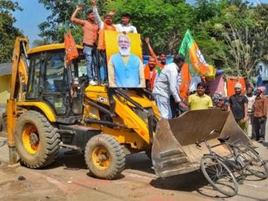 Couples gifted ‘bulldozers’ at mass wedding in Prayagraj; here’s what happened