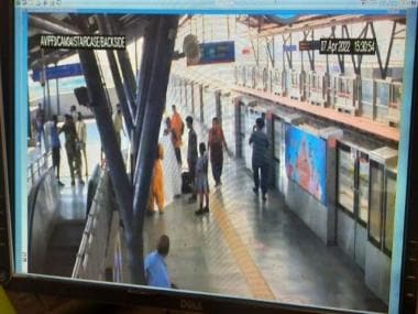 Pregnant woman delivers baby on platform of Delhi Metro station