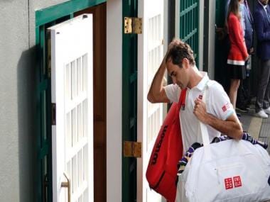 Roger Federer expected to return from knee injury at Basel tournament in October