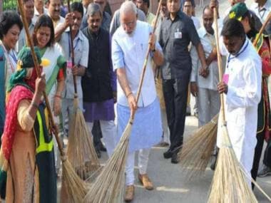 PM Modi hails Swacch Bharat Abhiyan, says India writing new stories in field of cleanliness