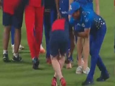 IPL 2022: Watch — Jonty Rhodes touches Sachin Tendulkar’s feet after MI vs PBKS clash