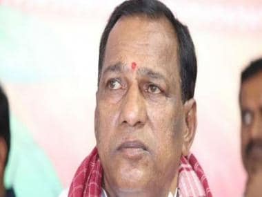 WATCH: Slippers, chairs, water bottles thrown at TRS minister Chamakura Malla Reddy for praising KCR-led Telangana govt