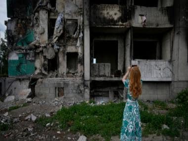 Watch | Ukrainian students dance in front of their bombed school, mark graduation by posing in ruins