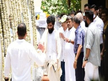 KK Funeral Live Updates: Last rites underway at Versova crematorium; Papon, Shreya Ghoshal in attendance