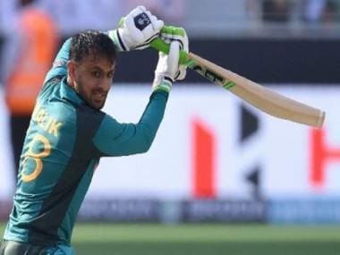 Asia Cup 2022: Shoaib Malik's funny video with Shaheen Afridi during India vs Pakistan match goes viral
