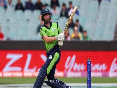 England vs Ireland, T20 World Cup: Spectator attempts to catch Andy Balbirnie's 'incredible six' at the MCG