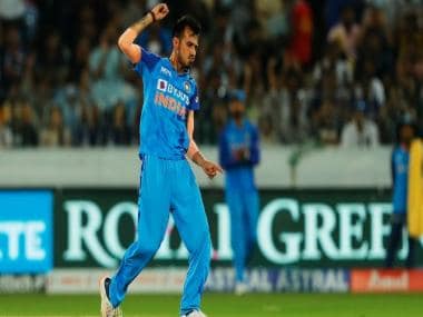 Watch: Yuzvendra Chahal entertains Bhuvneshwar Kumar's baby girl with lollipop
