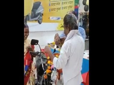 Video of man putting garland around his wife's neck instead of brand new bike goes viral