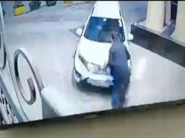 WATCH: Rape-accused overruns society guards in police chase