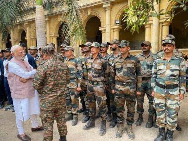 PM Modi Gujarat Visit LIVE: PM visits Morbi bridge collapse site, meets personnel involved in rescue ops