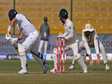 Pakistan vs England LIVE, 3rd Test Day 2 from Karachi: ENG look to counter PAK bowling